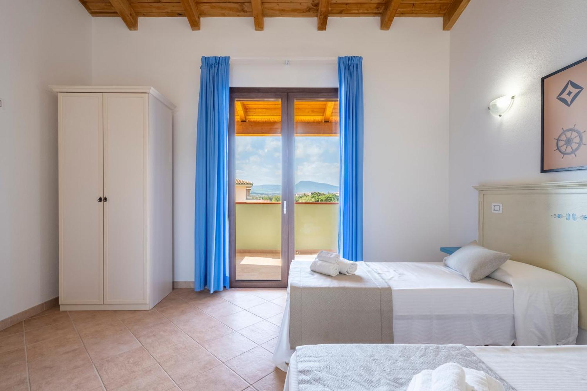 Mimose Beach Village Badesi Extérieur photo