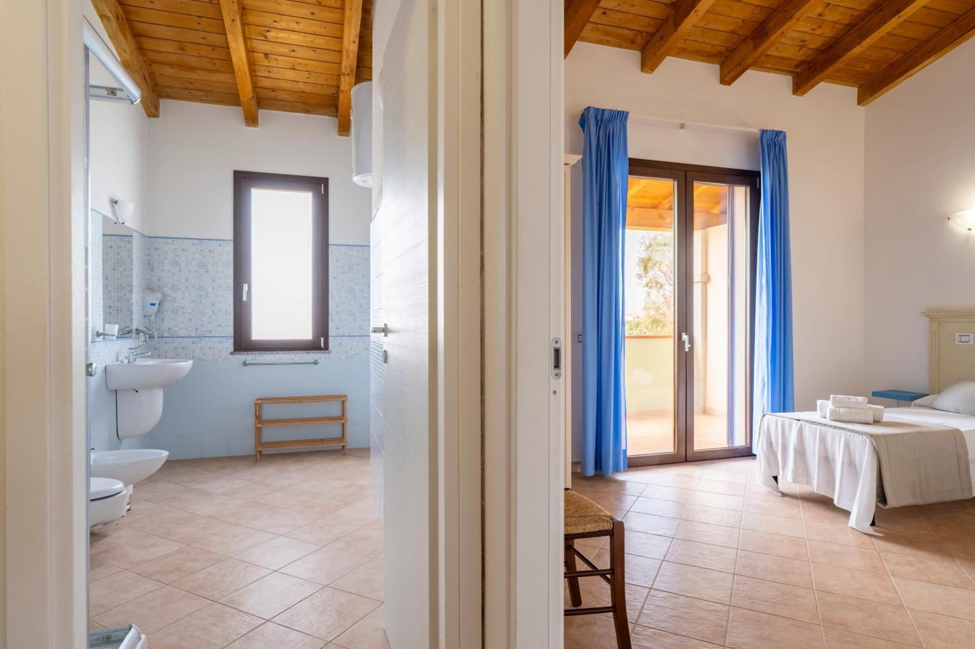 Mimose Beach Village Badesi Extérieur photo